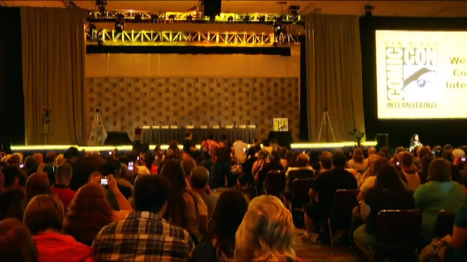 Comic Con 2011 - The Big Bang Theory Panel