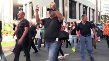 Policías puertorriqueños exigen en la calle pensiones y sueldos dignos