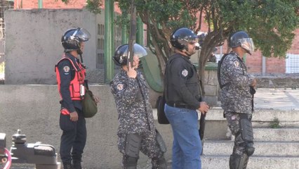 Autoridades Venezolanas dispersan una manifestación en "tributo" a policía sublevado