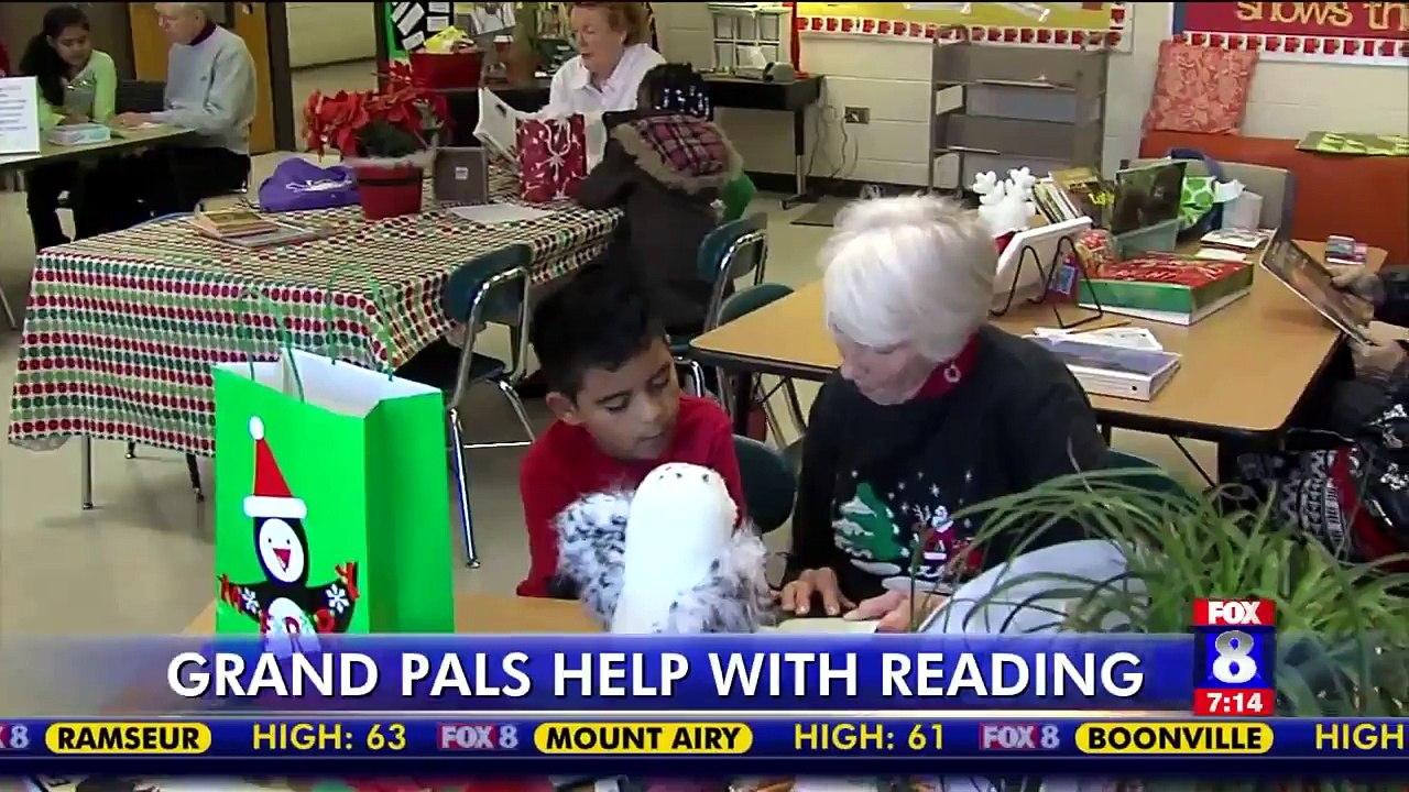 Young Students, Elderly Volunteers Come Together to Improve Literacy
