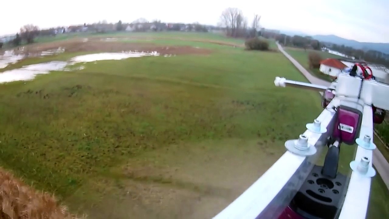 Ce mec transforme sa baignoire en drone, et va même faire ses course avec