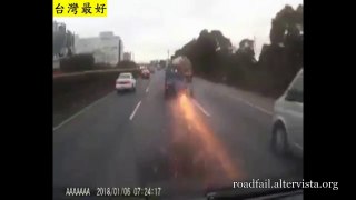 Driving in Asia - Car Crashes and Accidents Compilation January 2018