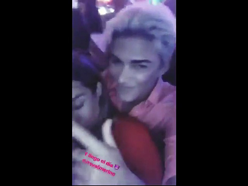 Zorry Zupe Se hace hombre con amiguita en plena fiesta