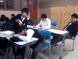 Descojono asiatico Collejas al chino