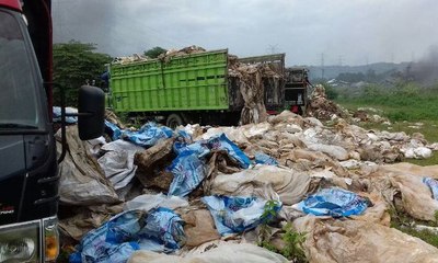 Kementerian LHK Cek Dampak Limbah Beracun di Karawang