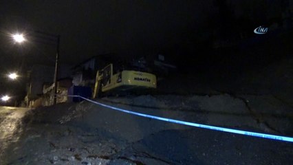 Toprak kayması yüzünden 10 ev tahliye edildi