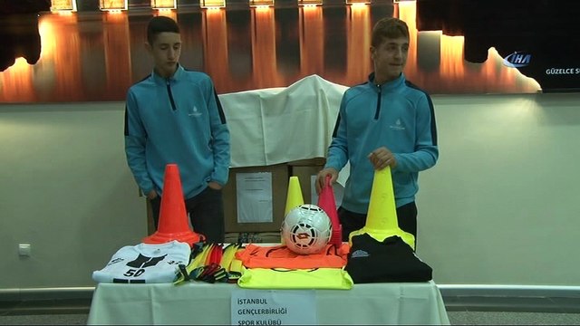 Eski Milli Futbolcu Tuncay Şanlı, gençlerle tecrübelerini paylaştı