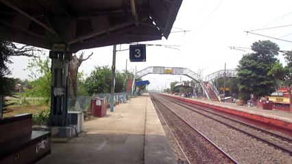 HEAD ON CALL TO A WAP-4 | ESCAPING WITH A CASUAL WALK ACROSS AMRITSAR MAIL