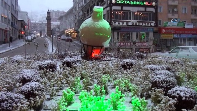 Kar yağışı Yozgat'ı beyaza bürüdü