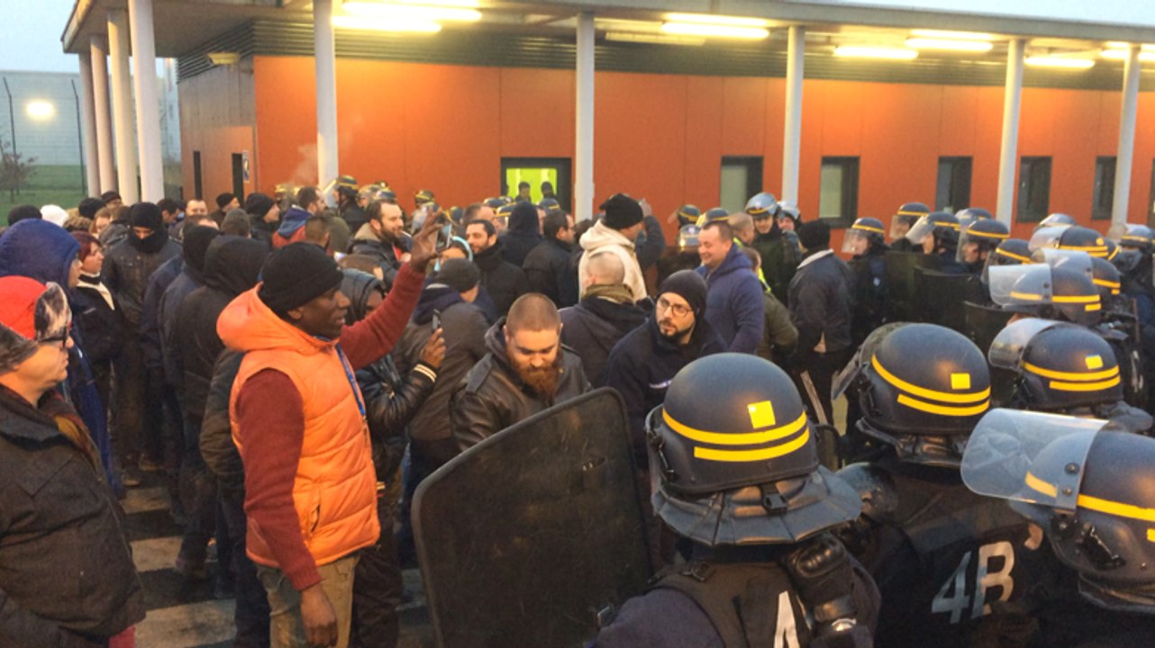 Les surveillants entonnent La Marseillaise