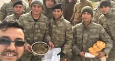 Afrin'deki Mehmetçik'e Yemek Yapıp İçlik Ören Kadınlar, Herkesi Duygulandırdı