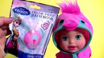 Little Mommy Bubbly Bathtime Baby Doll taking a Bath with FROZEN Bath Bombs ディズニ