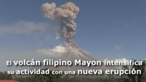 El volcán filipino Mayon intensifica su actividad con una nueva erupción
