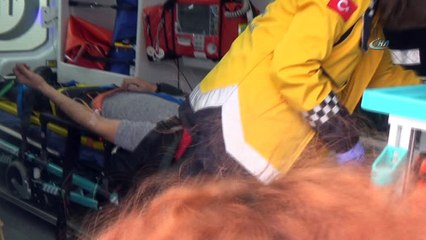 Tekerleği çıkan otomobil kaza yaptı: 1 yaralı