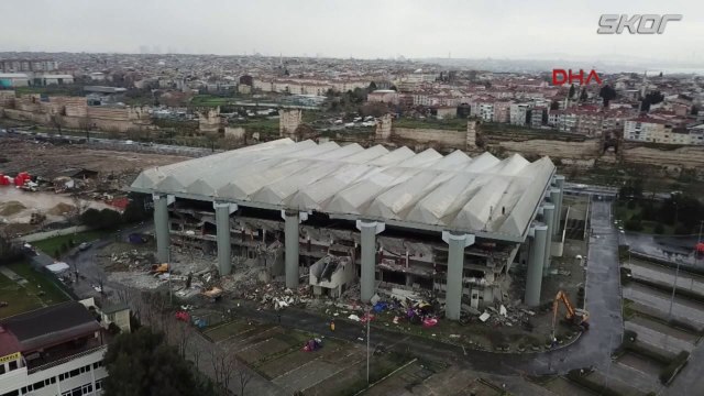 Abdi İpekçi Spor Salonu’nun yıkımına başlandı