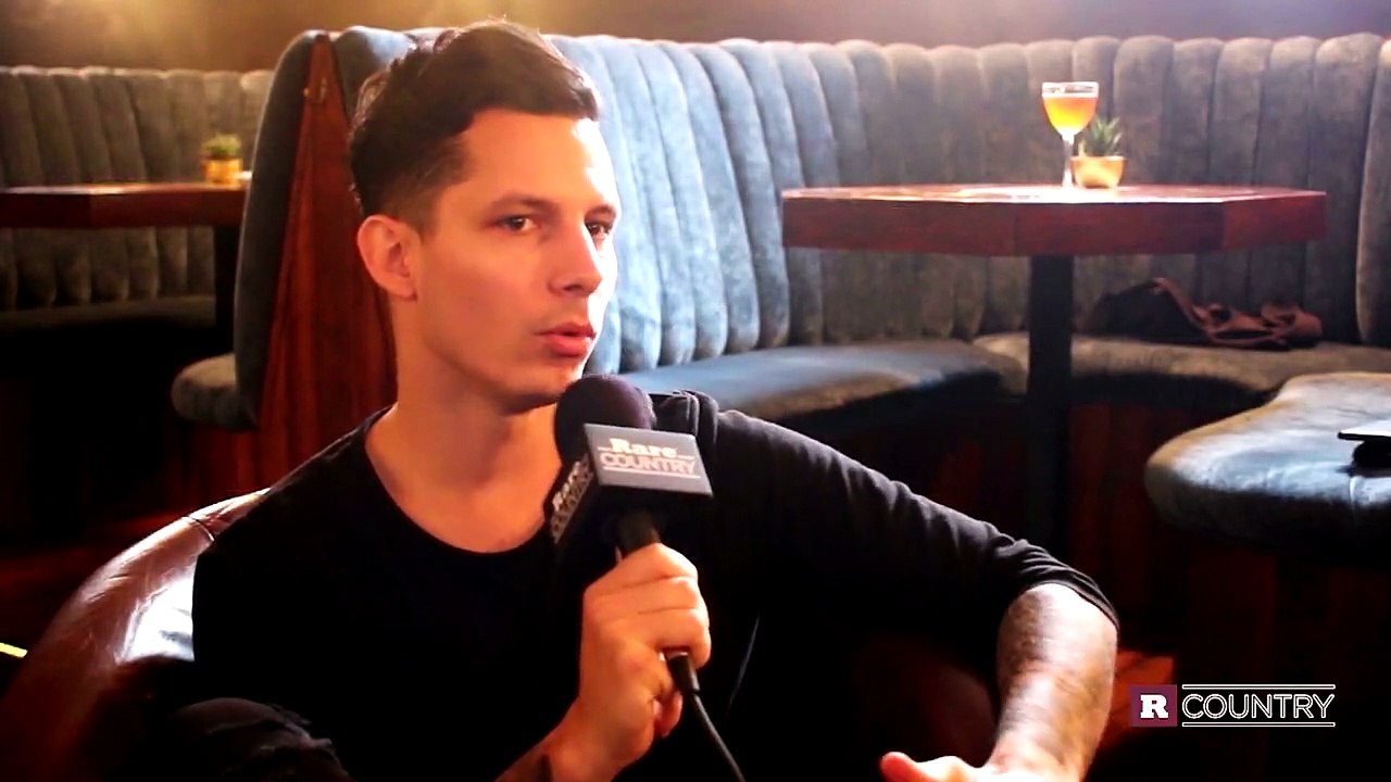 Devin Dawson goes dark | Rare Country