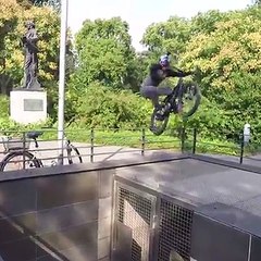 DANGER CYCLING STUNT NEVER SEEN BEFORE