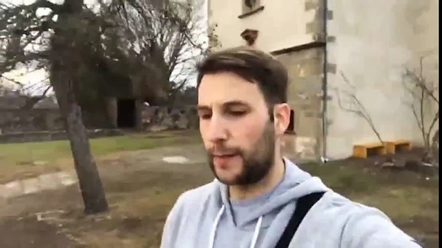 Albert Donaire, el jefe de los Mossos independentistas, manda un saludo a todos sus fans desde Tractoria y les invita a pegarse con él