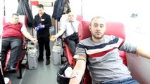 Sağlık Çalışanları Kan Bağışında Bulundu