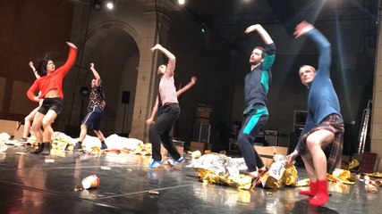 De quoi parle la danse Unisson ?