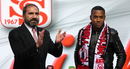 Sivasspor Brezilyalı Futbolcu Robinho ile 1.5 Yıllık Sözleşme İmzaladı