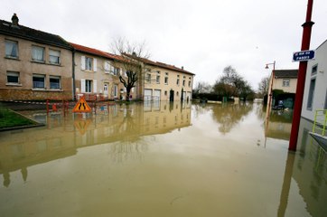 La rue du  Pâquis à Marly fait face à la montée des eaux