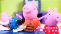 Pig George da Familia Peppa Pig Faz Cocô Quando Era Bebê e Outras histórias!!! em Portugues