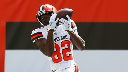 Kasen Williams leaps to catch dart from Kevin Hogan for 29-yard gain