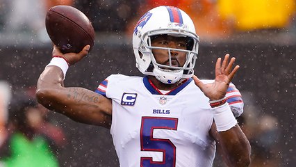 Tyrod Taylor escapes pressure and finds McCoy for a first down