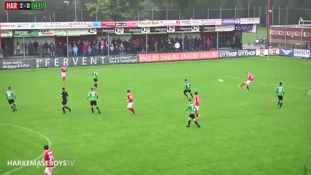 Ce footballeur arrive à rater le but le plus facile de l'année... Honte