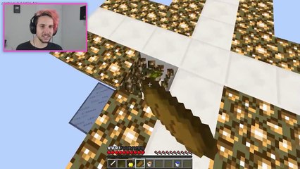 TROLLEI MEU AMIGO USANDO HACK EM UM SKY WARS 1V1!!