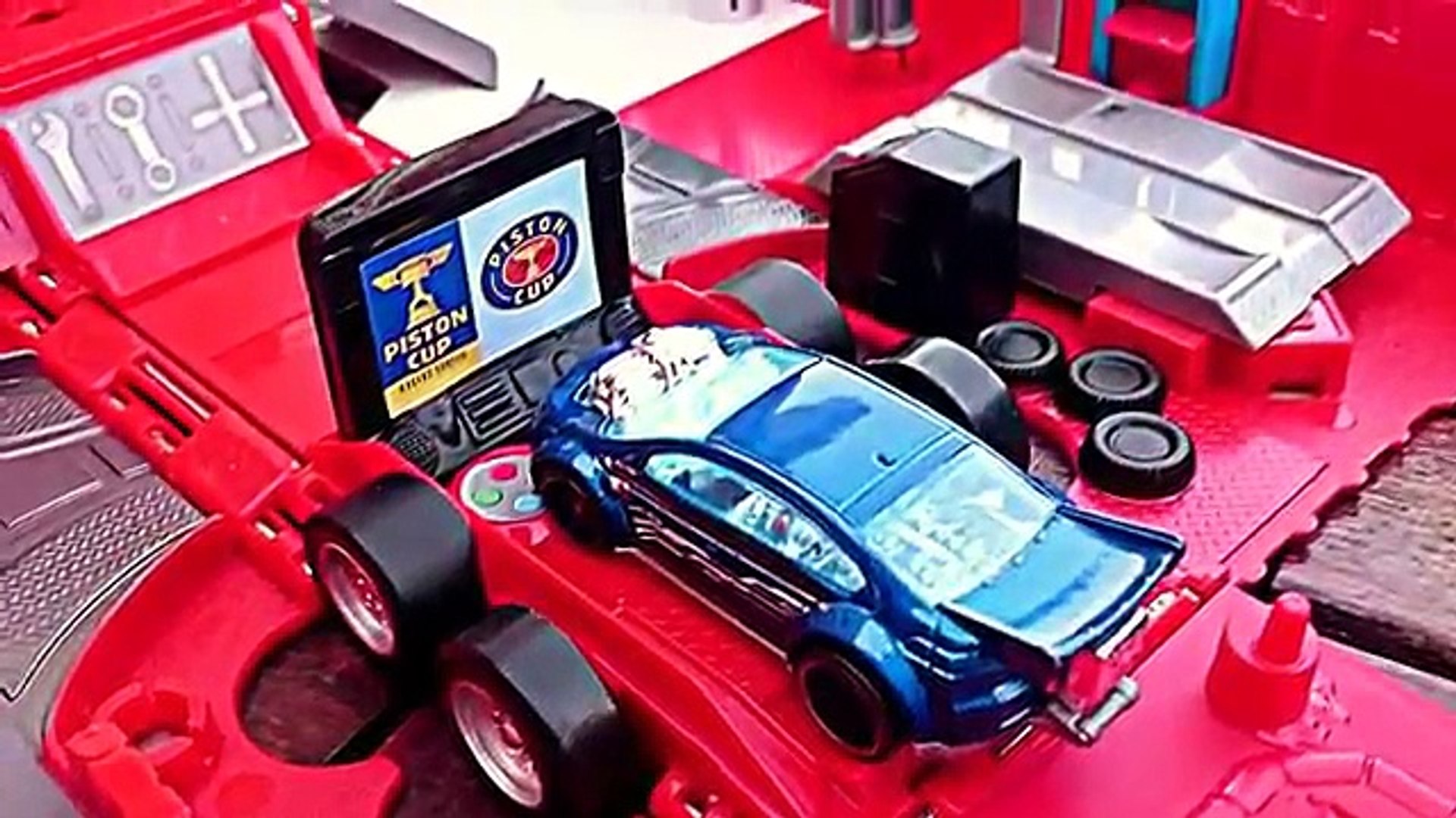 Penetración Honesto Gigante Video CAMIÓN RAYO McQueen CARS Mack Truck juguetes para niños. Lightning  Toys Disney Pixar kids─影片 Dailymotion