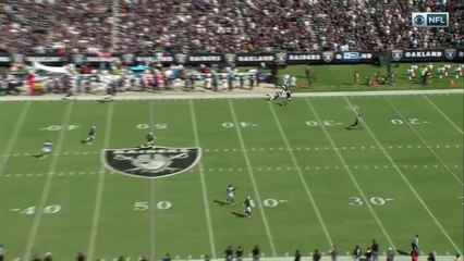 Joe Flacco finds Mike Wallace deep for 52 yards