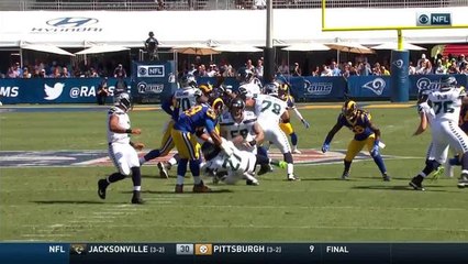 Aaron Donald ambushes Eddie Lacy in backfield
