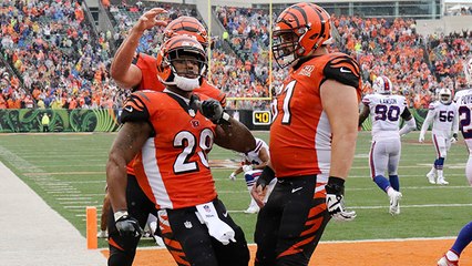 Joe Mixon edges into the end zone for his first NFL TD