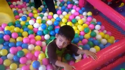 campuran lagu anak balonku, bintang kecil, kereta api, burung kakatua