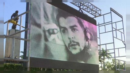 Milhares de cubanos celebraram 50 anos da morte do "El Comandante"