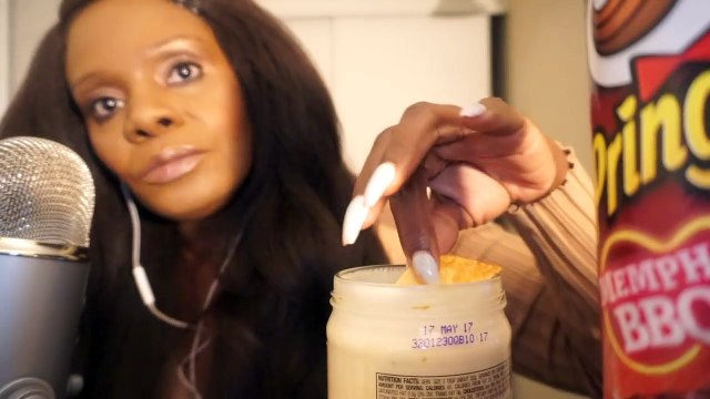 Pringles Chips And Dip ASMR Eating Sounds/Queso