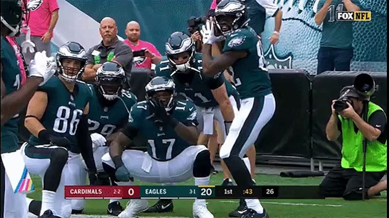 Philadelphia Eagles celebrate touchdown with a home run vs Cardinals!