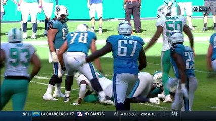 Charles Harris goes unblocked, gets first career sack