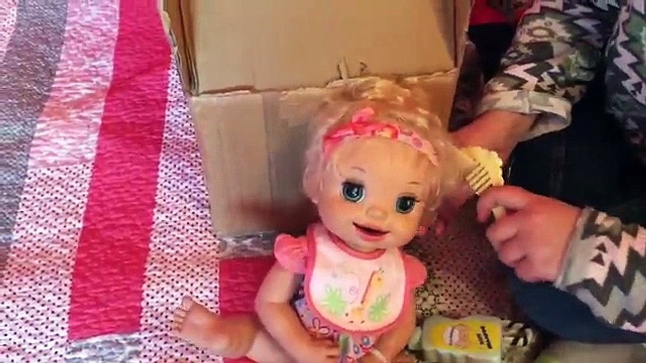 Unboxing baby alive learns to potty 2007 and feeding
