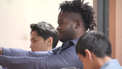 "CSI 주인공 된 것 같아요"..외국인에 문 연 경찰 / YTN