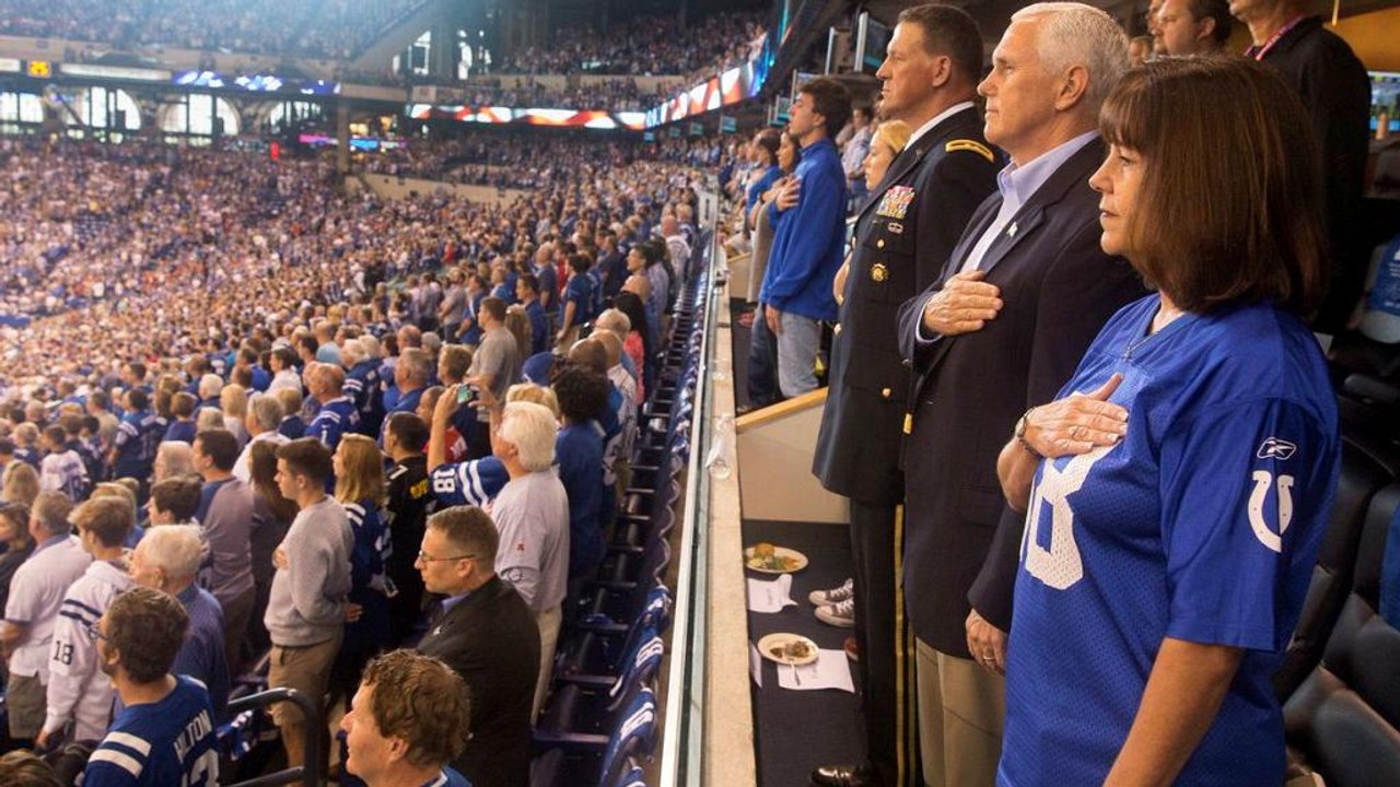 US-Vize Pence verlässt Football-Spiel aus Protest