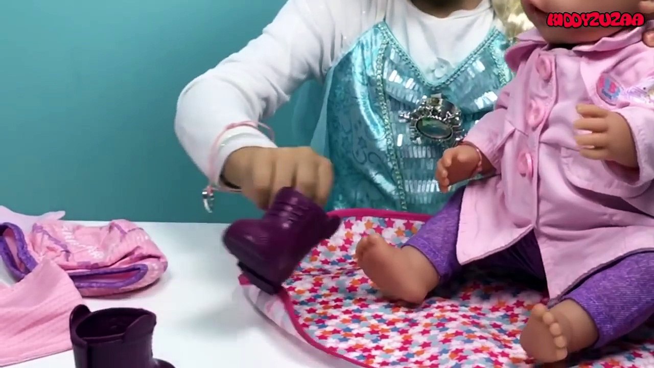 Disney Princesses In Real Life ELSA IS PREGNANT