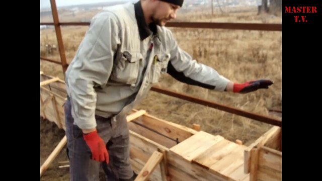 Забор из профнастила каскадом Заливка бетона