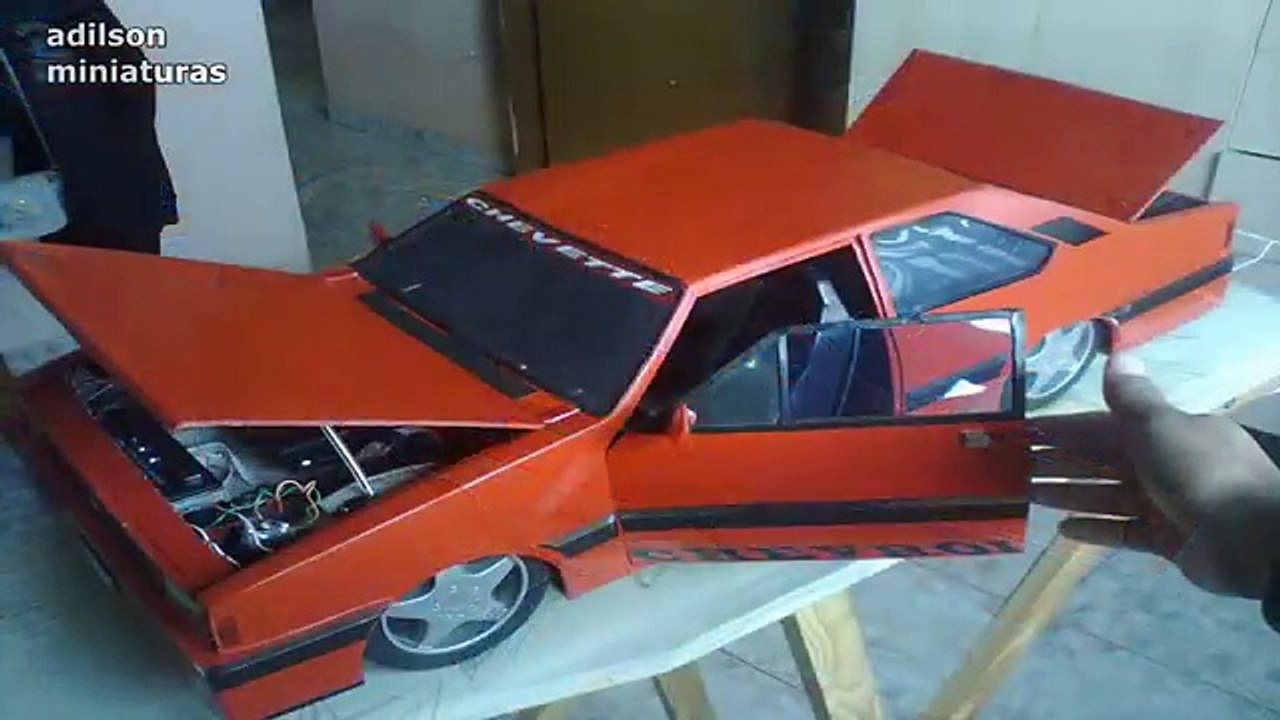 mini carros de papelao