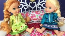 Frozen Elsa and Anna Toddlers Get Stung By Bees! With Ariel and Rapunzel Toddlers Plus More!