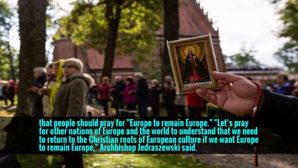 Polish Catholics Gather at Border for Vast Rosary Prayer Event