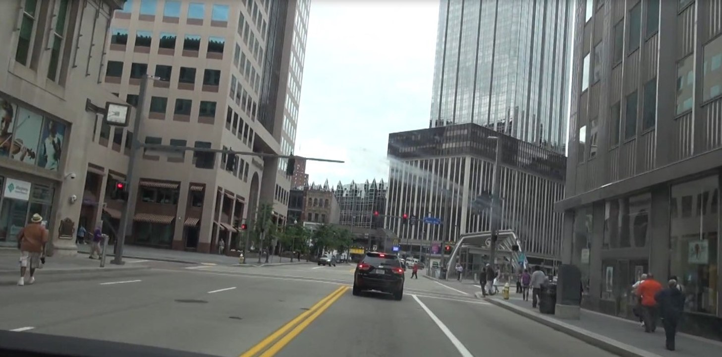 DRIVING THROUGH DOWNTOWN PITTSBURGH, PA