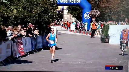 Le zizi d'un coureur de marathon s'échappe pendant sa course